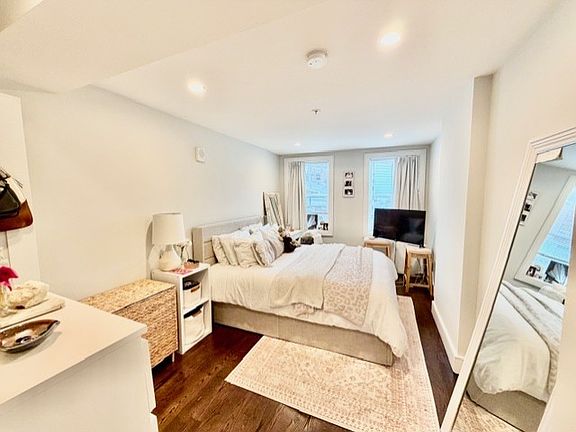 4th image of 366 Hanover St #6