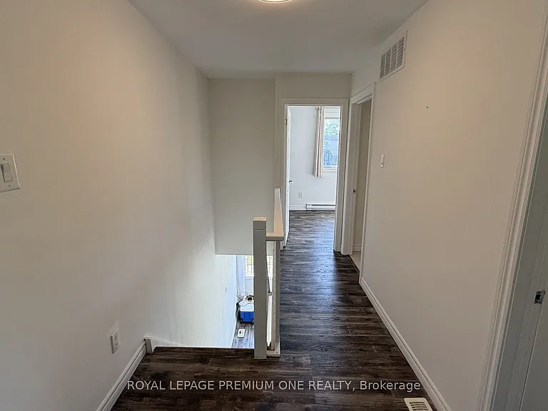512 Mosley St #WHOLE HOUSE — Photo 11