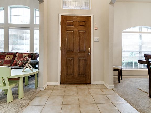 3rd image of 1209 Majestic Way