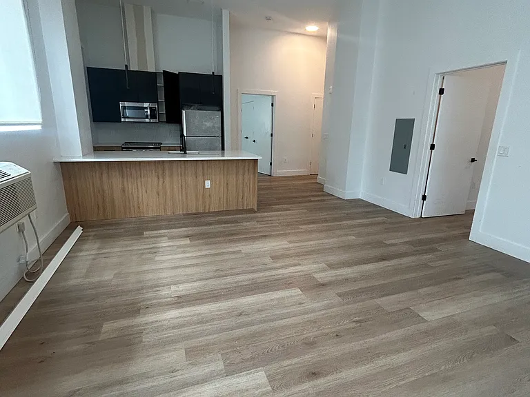 28 Jefferson St #VAR503 — Photo 7