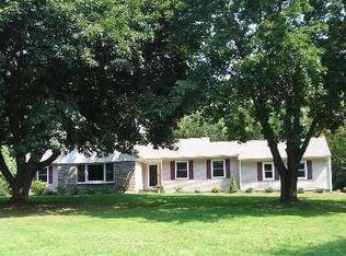 19 Beech Tree Rd, Brookfield, CT 06804