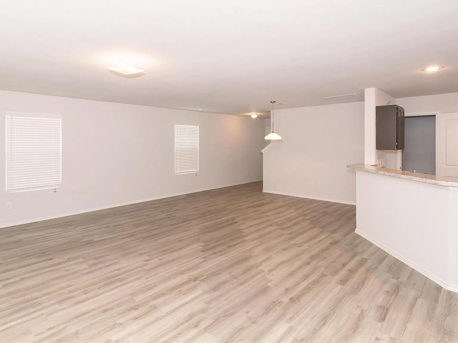 3 bed, 2.5 bath, 1777 sqft, $2,170 — Photo 4