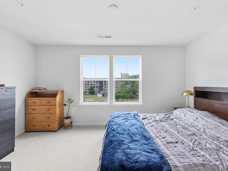 3469 Carnaby St — Photo 21