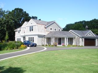 1166 Inverlieth Rd, Lake Forest, IL 60045