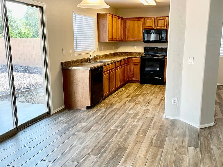 9820 W Pioneer St — Photo 18