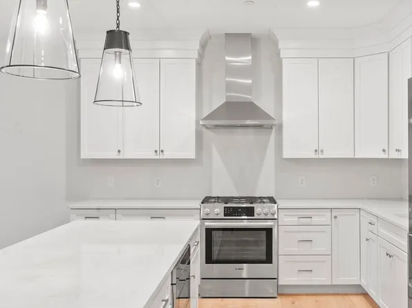 134 Court St #14, Plymouth, MA 02360
