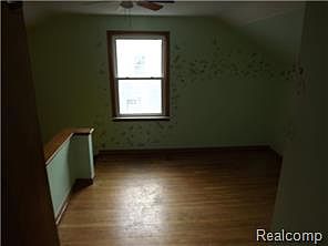 5th image of 15695 Nicolai Ave