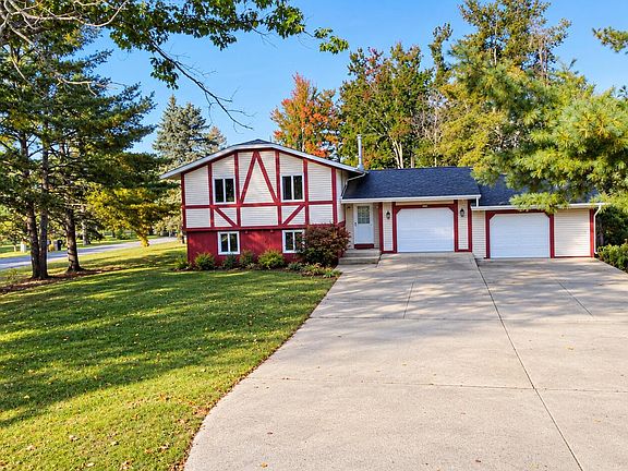 2nd image of 4038 Twin Oak Rd