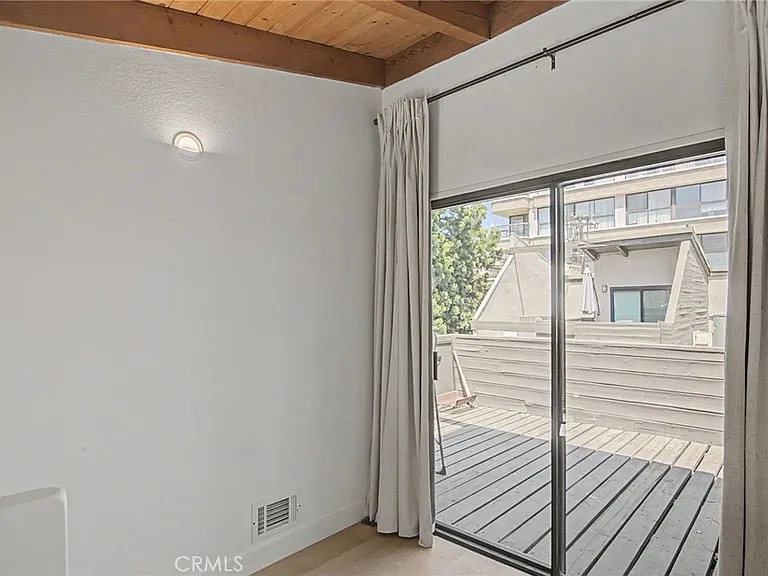 10793 Ashton Ave #14 — Photo 23