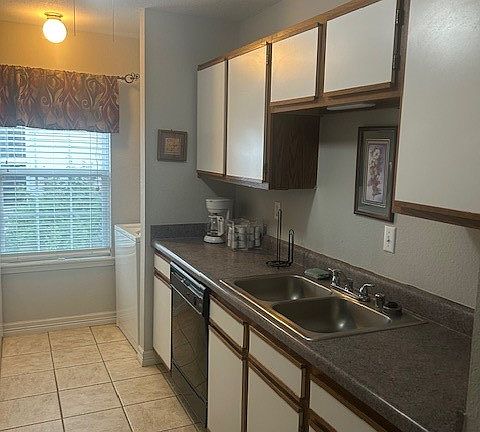 5th image of 205 SE 18th St