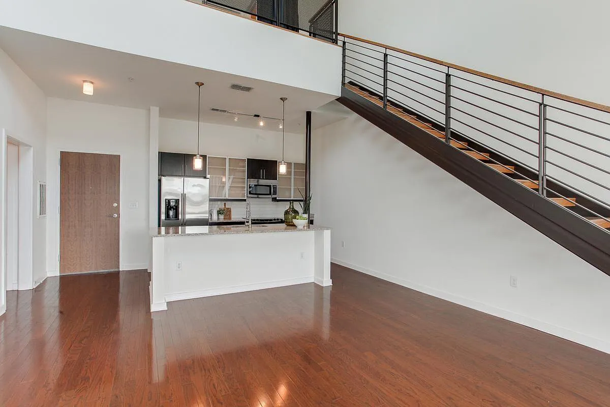 2 bed, 1139 sqft, $2,800 — Photo 3