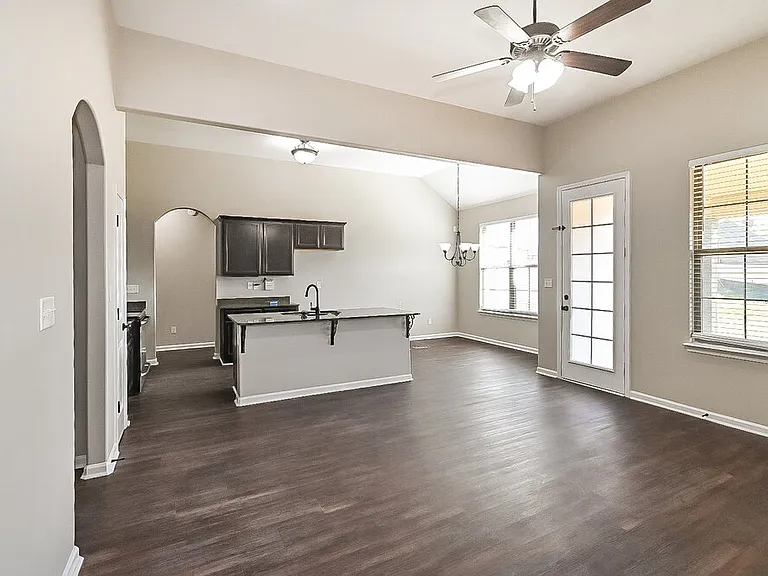 75 Briar Hollow Ln — Photo 5