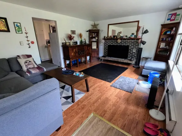 1212 N 173rd St, Seattle, WA 98133