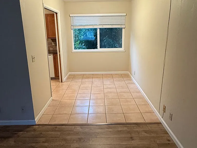 723 Menlo Ave — Photo 5