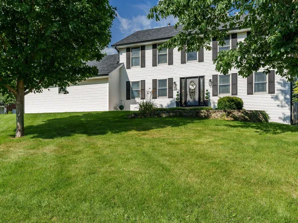 7559 Bridlewood Rd, Caledonia, IL 61011
