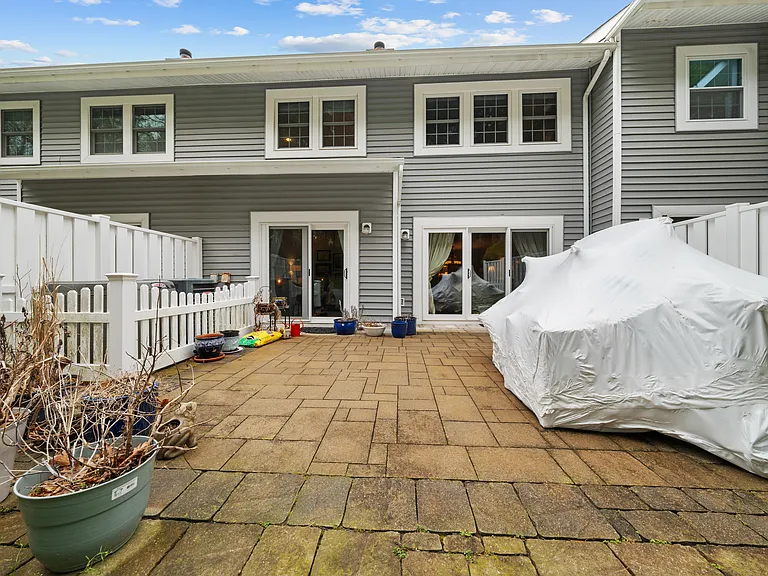 Colony Dr — Photo 23
