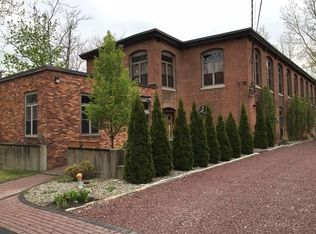 597 Mineral Spring Ave #1E, Pawtucket, RI 02860
