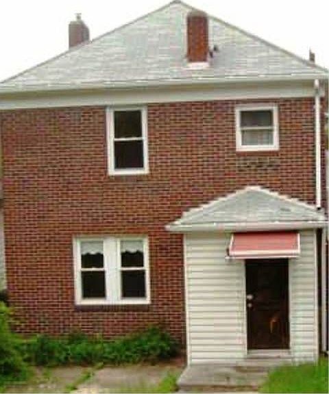 2nd image of 825 Norwich Ave