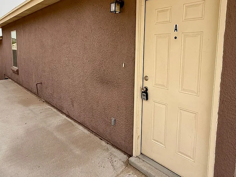 192 Rio Rd — Photo 2