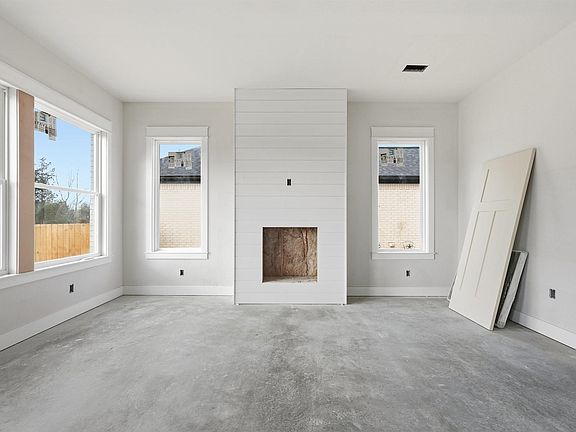 5th image of 26 Dandelion Dr