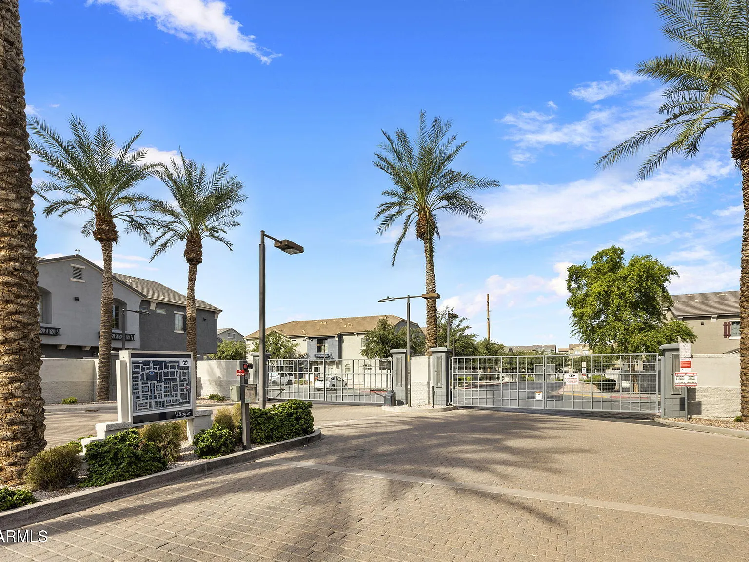 2 bed, 2.5 bath, 1135 sqft, $2,000 — Photo 2