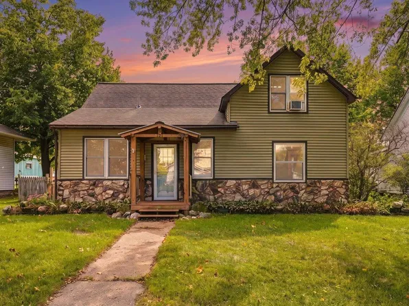 121 W Race Ave, Elmwood, WI 54740