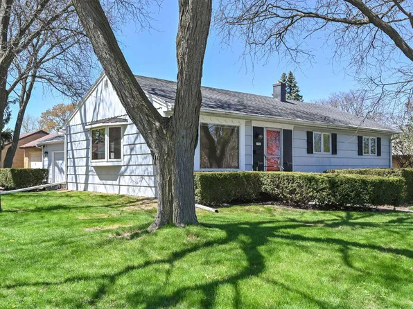 3957 South 44th STREET, Greenfield, WI 53220