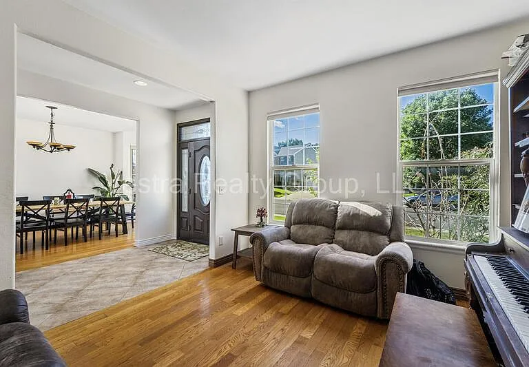 2157 Maples Pl — Photo 9