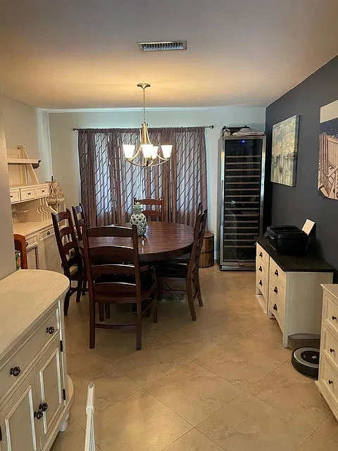 3 bed, 2.5 bath, 1959 sqft, $4,200 — Photo 3