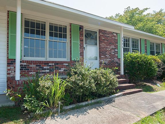 2nd image of 4942 Pinewood Dr