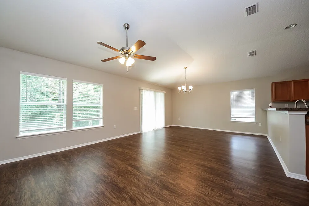 3 bed, 2.0 bath, 1503 sqft, $2,630 — Photo 3