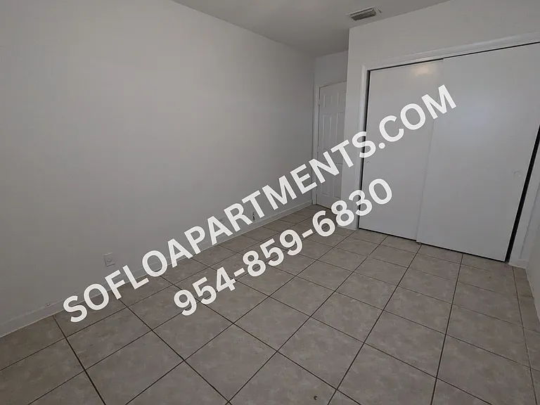 715 SW 14th Ave — Photo 12