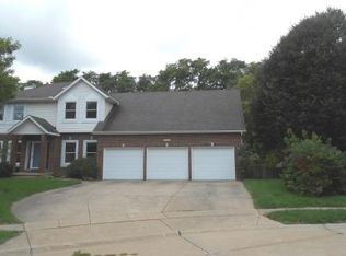 4504 Amber Ct, Bettendorf, IA