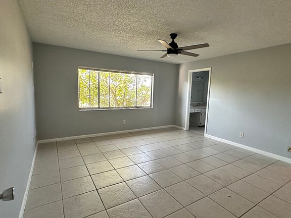 4th image of 1418 SE 23rd Ter