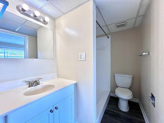 2nd image of 5211 N Tamiami Trl Unit 2