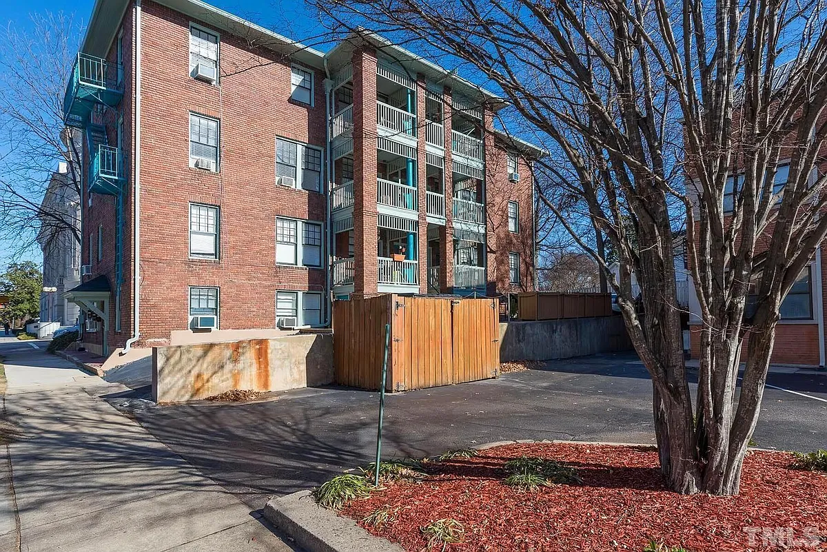 Building Photo - 200 E Edenton St #8