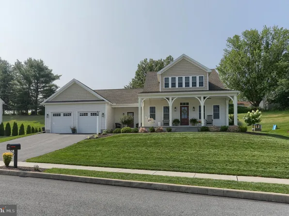 303 E Chestnut St, Jonestown, PA 17038