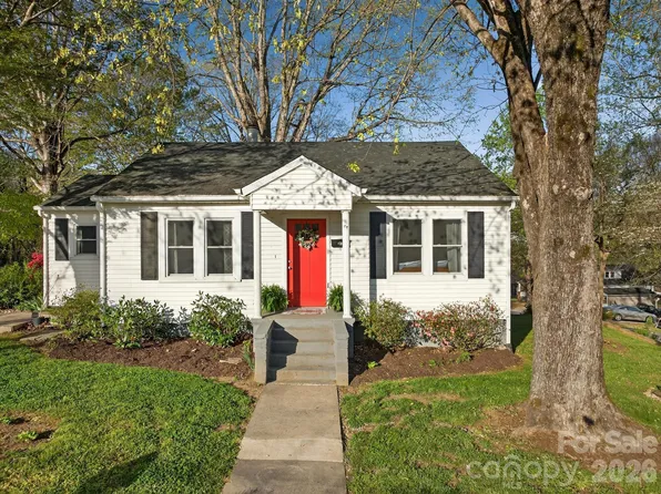 713 Prospect St NW, Lenoir, NC 28645