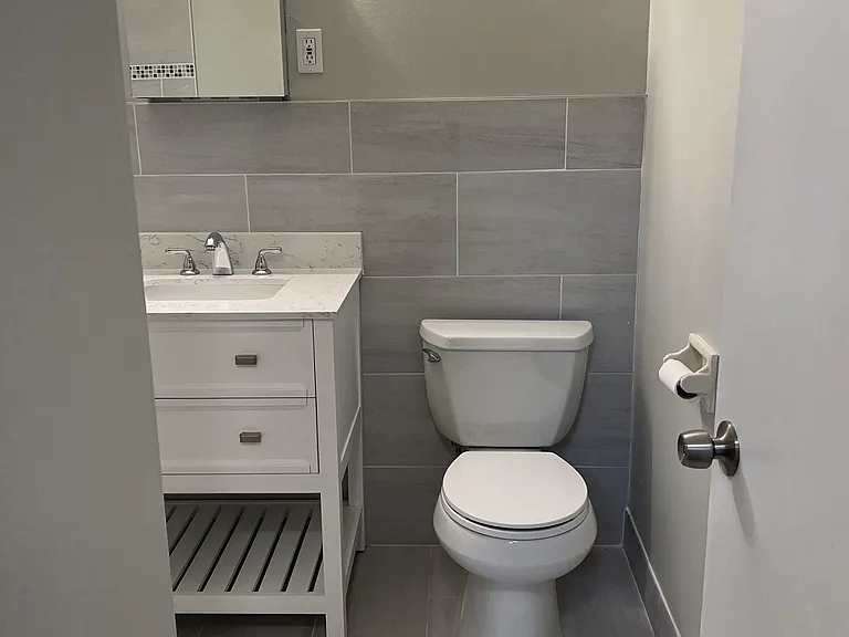3346 S Whitnall Ave #13 — Photo 7