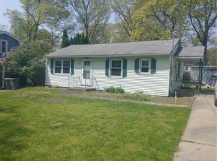 68 Oakwood Rd E, Niantic, CT 06357