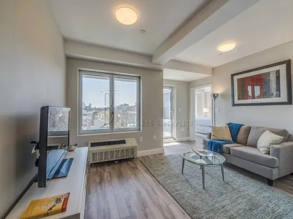 28-20 Astoria Boulevard image 1 of 5