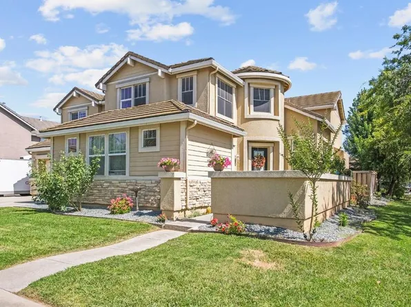 1883 Pack Saddle St, Oakdale, CA 95361