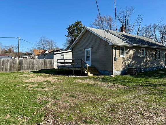 3rd image of 820 Jackson St