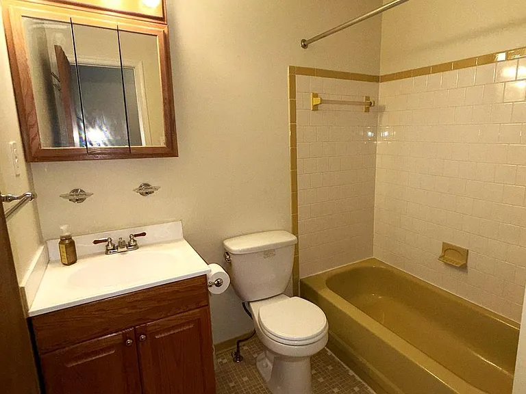 6410 Coleton Ct — Photo 12