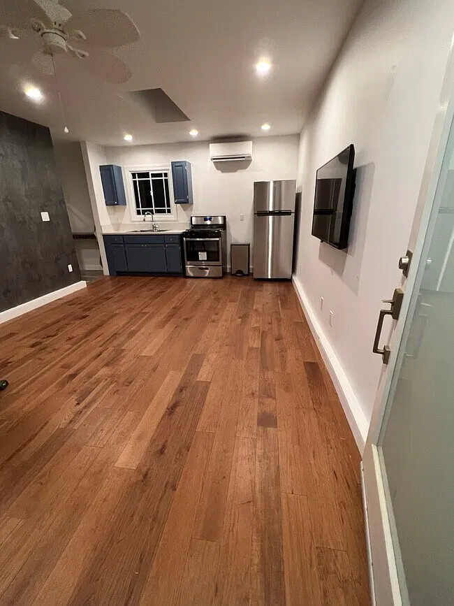 Studio, 650 sqft, $2,650 — Photo 3