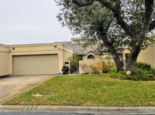 111 Sugar Creek Dr, Rockport, TX 78382