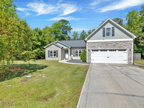 103 Grangers Court, Sneads Ferry, NC 28460