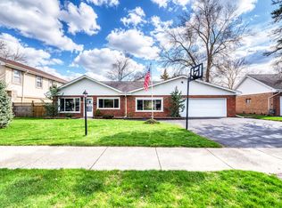 7831 W 97th Pl, Hickory Hills, IL