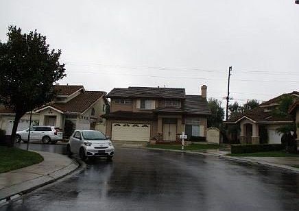 Exterior Neighborhood (street photo)