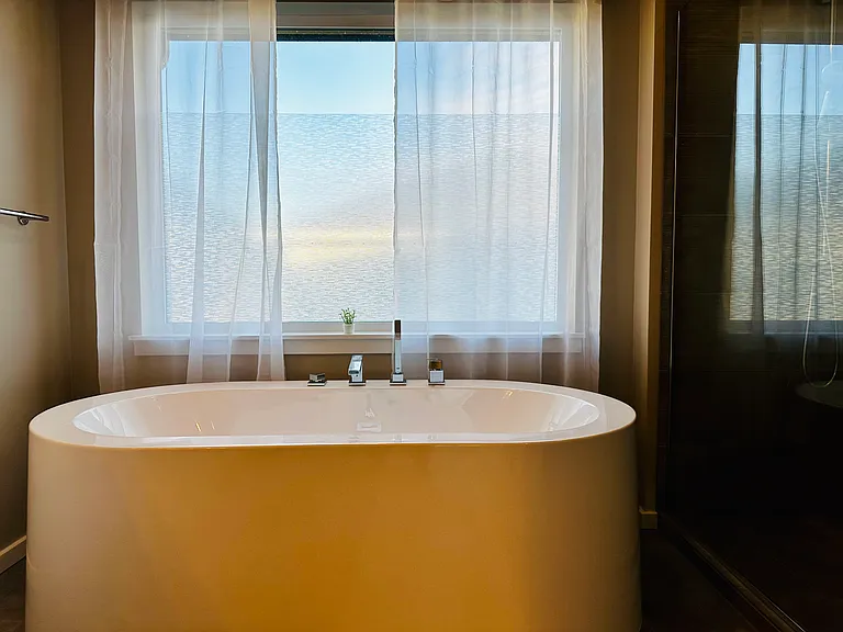 2nd floor - Master Bath